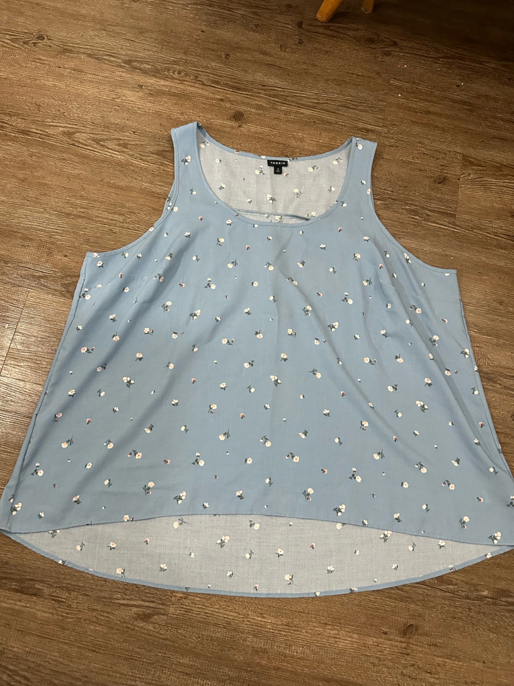 torrid Light Blue Floral Scoop Neck Tank
